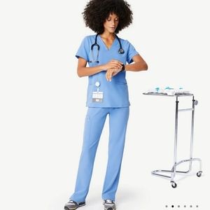 FIGS Casma Three-Pocket Scrub